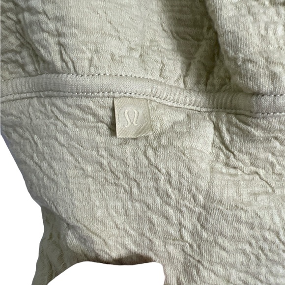 Lululemon Textured Crewneck Pullover size 10 dew green - Picture 8 of 8